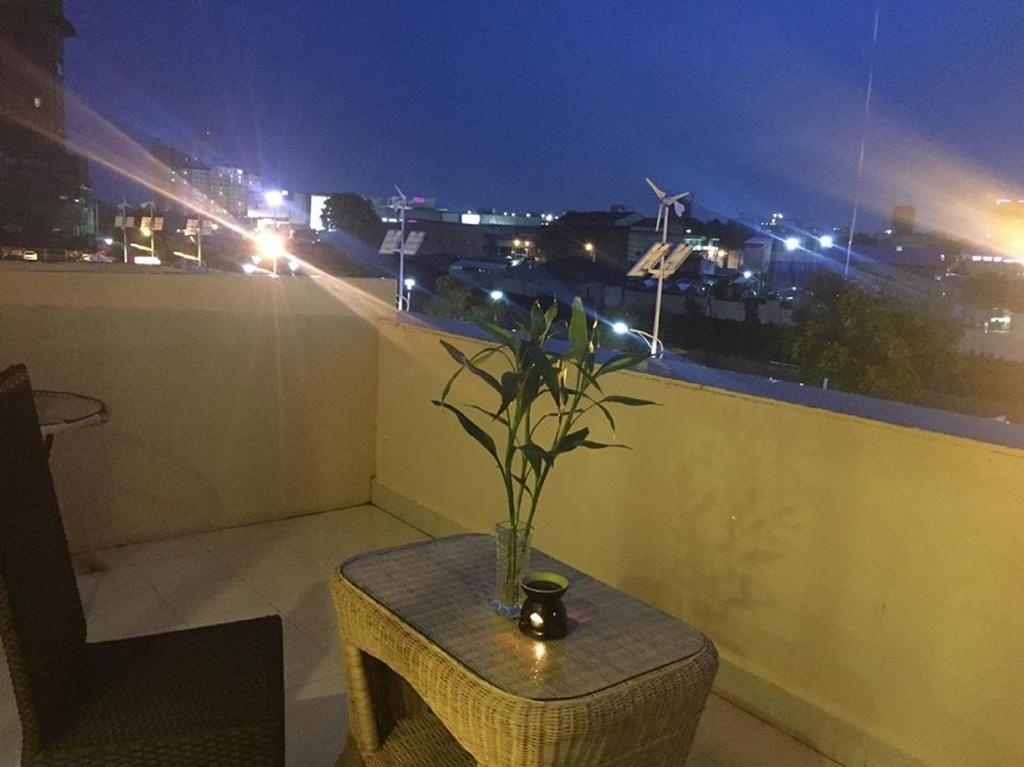 K9 Riverside Hotel 金边 客房 照片